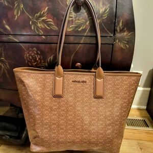 Michael Kors Tan Signature Patent Leather Tote/Handbag EUC